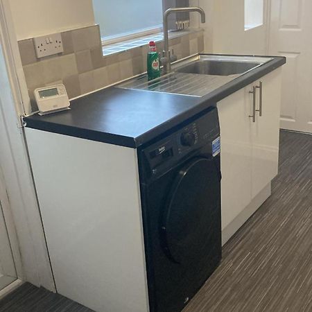 Happy Homes Stoke-on-Trent Экстерьер фото